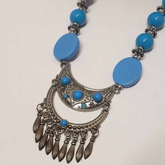 Beautiful Blue Beaded Blooming Squash STYLE Necklace - Picture 8 of 9